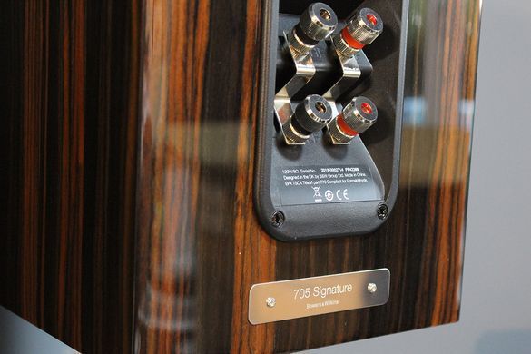 Полична акустика Bowers & Wilkins 705 Signature Datuk Gloss
